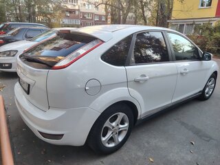 2008 Ford Focus II Рестайлинг, белый, 400000 рублей, вид 5