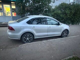 2011 Volkswagen Polo V, серебристый, 600000 рублей, вид 3