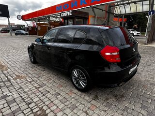 2008 BMW 1 серии 116i I (E81/E82/E87/E88) Рестайлинг, чёрный, 620000 рублей, вид 4