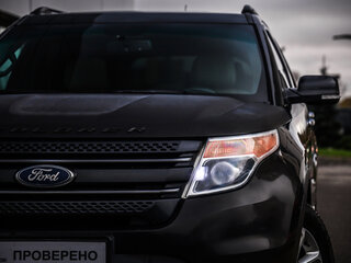 2014 Ford Explorer V, чёрный, 1594777 рублей, вид 2
