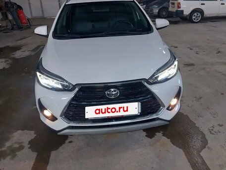 2021 Toyota Yaris L X XP150 Рестайлинг, белый, 1750000 рублей, вид 3