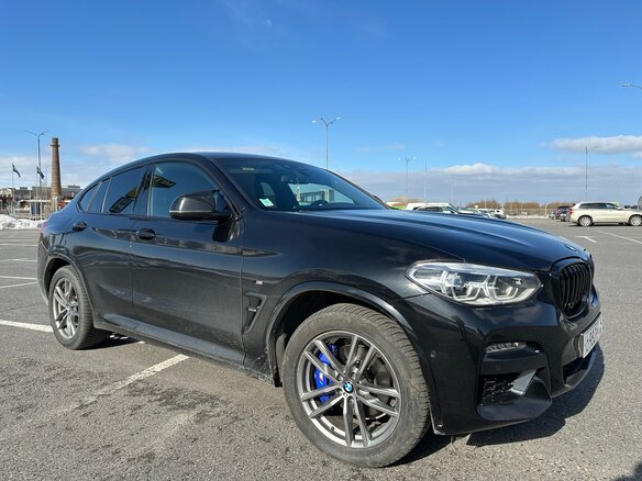 2020 BMW X4 20d II (G02), чёрный, 4770000 рублей - вид 1