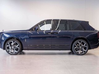 2026 Rolls-Royce Cullinan Black Badge I Рестайлинг (Series II), синий, 74780000 рублей, вид 5
