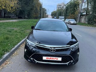 2016 Toyota Camry VII (XV50) Рестайлинг, чёрный, 2050000 рублей, вид 1
