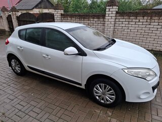 2011 Renault Megane III, белый, 460000 рублей, вид 3