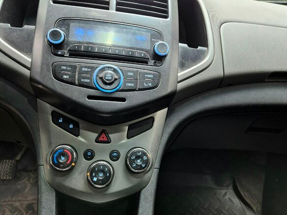 2012 Chevrolet Aveo II, серебристый, 255000 рублей - вид 7