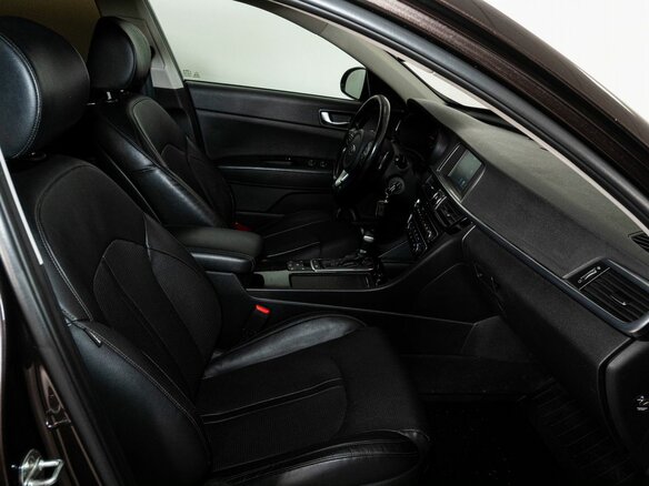 2017 Kia Optima IV, коричневый, 1759000 рублей - вид 5