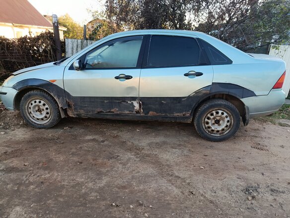 2001 Ford Focus I Рестайлинг, серый, 70000 рублей - вид 3