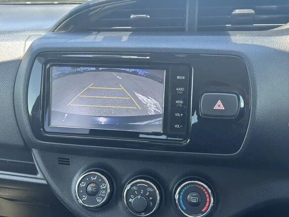2016 Toyota Vitz III (XP130) Рестайлинг, чёрный - вид 14