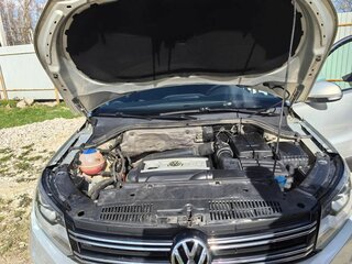 2012 Volkswagen Tiguan I Рестайлинг, серебристый, 950000 рублей, вид 3