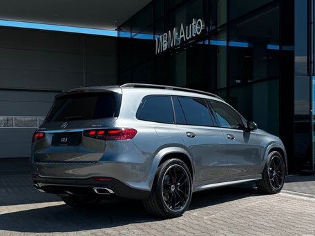 2026 Mercedes-Benz GLS 450 d II (X167) Рестайлинг, серебристый, 16990000 рублей, вид 4