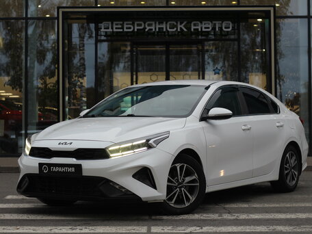 2021 Kia Cerato IV Рестайлинг, белый, 2100000 рублей, вид 1