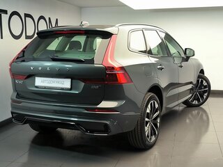 2026 Volvo XC60 II Рестайлинг 2, серый, 8600000 рублей, вид 3