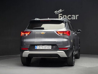 2022 Chevrolet TrailBlazer III, серый, 1737000 рублей, вид 4