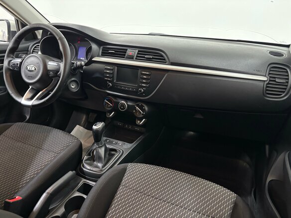 2018 Kia Rio IV, бежевый, 895000 рублей - вид 11