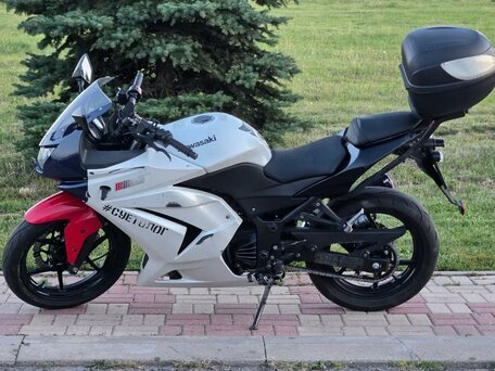 2011 Kawasaki Ninja 250R, белый, 250000 рублей, вид 3