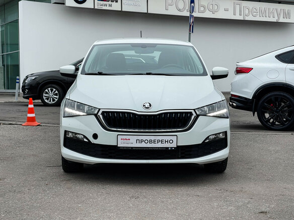 2021 Skoda Rapid II, белый, 1790000 рублей - вид 1