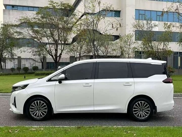 2021 GAC Trumpchi M6, белый, 1860000 рублей - вид 1