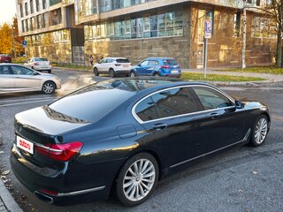 2017 BMW 7 серии Long 725Ld VI (G11/G12), чёрный, 2820000 рублей, вид 4