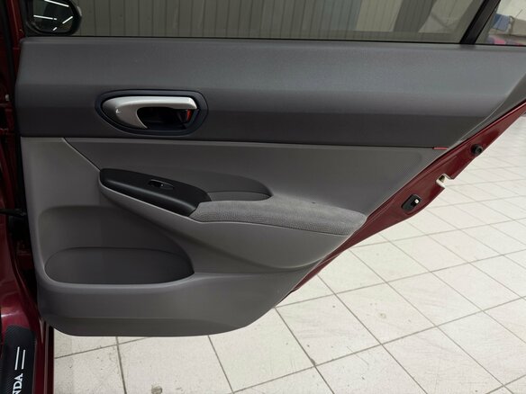 2006 Honda Civic VIII, красный - вид 13