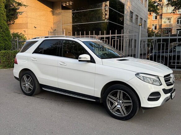 2016 Mercedes-Benz GLE 300 I (W166), белый - вид 2
