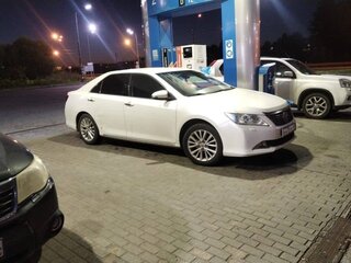 2014 Toyota Camry VII (XV50), белый, 1400000 рублей, вид 2
