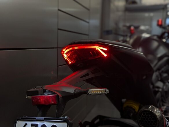 2021 Ducati Monster 937, серый, 990000 рублей - вид 13