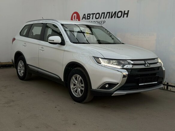 2015 Mitsubishi Outlander III Рестайлинг, белый - вид 6