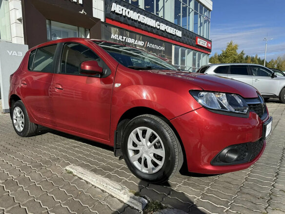 2014 Renault Sandero II, красный - вид 4