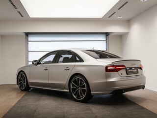 2016 Audi S8 III (D4) Рестайлинг, серебристый, 10900000 рублей, вид 4