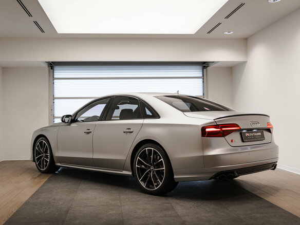 2016 Audi S8 III (D4) Рестайлинг, серебристый, 10900000 рублей - вид 3