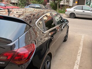 2010 Opel Astra J, чёрный, 850000 рублей, вид 2