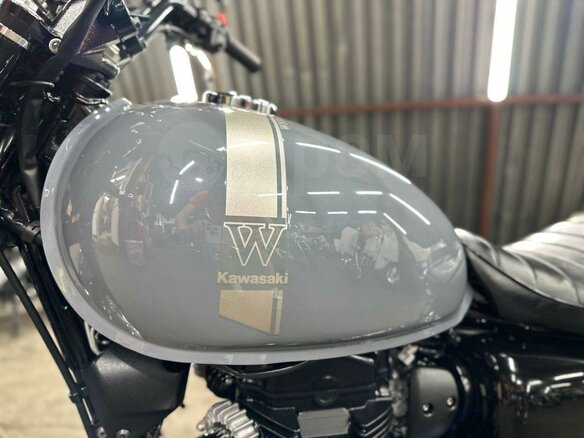 2022 Kawasaki W 800, серый, 850000 рублей - вид 12