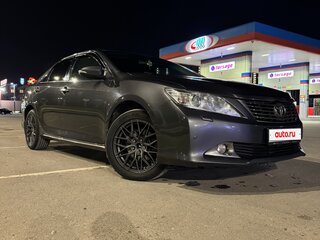 2014 Toyota Camry VII (XV50), серый, 1700000 рублей, вид 3