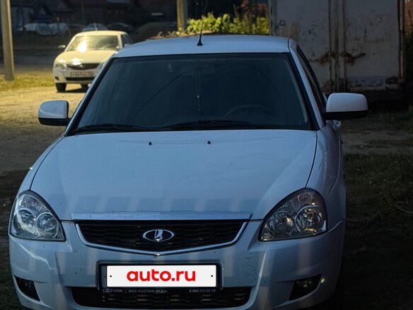 2017 Lada (ВАЗ) Priora I Рестайлинг, белый, 585000 рублей - вид 2