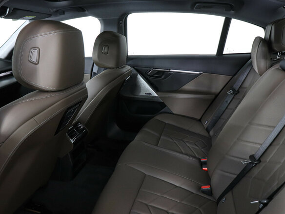 2025 BMW 5 серии Long 530Li xDrive VIII (G60/G61/G68), чёрный, 8550000 рублей - вид 19