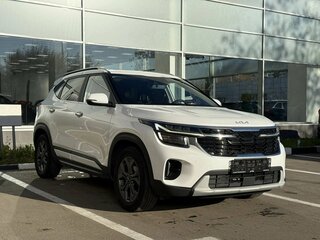 2023 Kia Seltos I Рестайлинг, белый, 2350000 рублей, вид 1