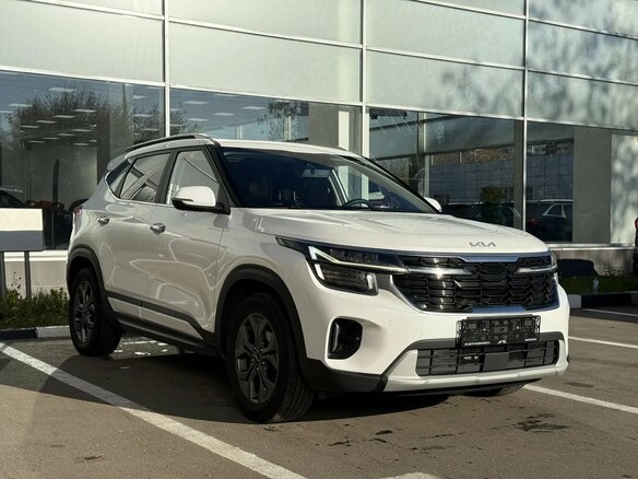 2023 Kia Seltos I Рестайлинг, белый, 2350000 рублей