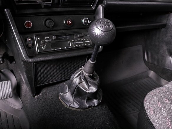 1997 Lada (ВАЗ) 2106, белый, 390000 рублей - вид 9