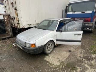 1988 Volkswagen Passat B3, серебристый, 85000 рублей, вид 2