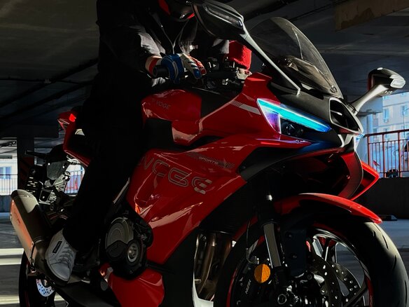 2026 Voge RR500S, красный, 700000 рублей
