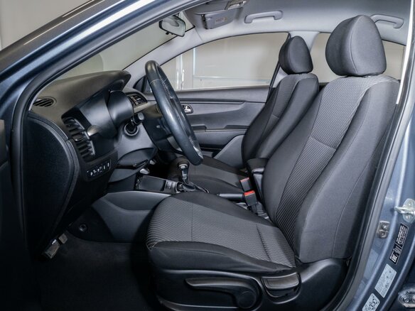 2019 Kia Rio IV, серый, 1520000 рублей - вид 8