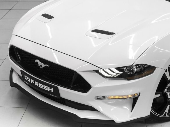 2019 Ford Mustang VI Рестайлинг, белый - вид 8