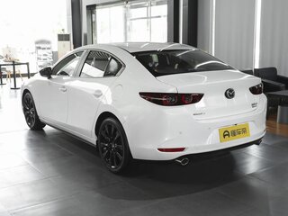 2025 Mazda 3 Axela IV (BP), белый, 3600000 рублей, вид 5