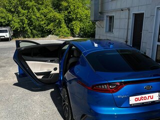 2018 Kia Stinger I, синий, 2500000 рублей, вид 4