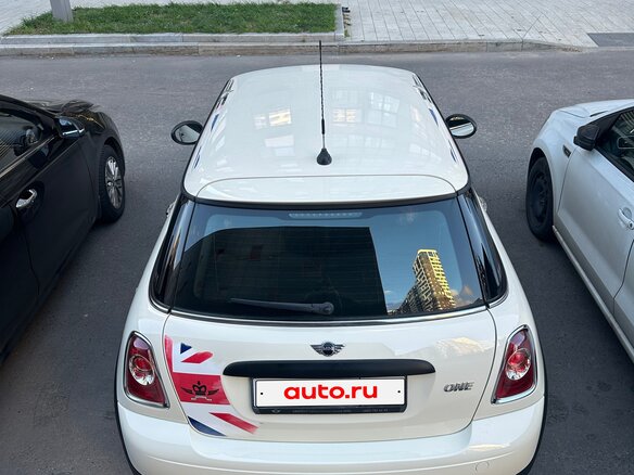2011 Mini Hatch One II (R56) Рестайлинг, белый - вид 5