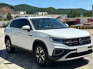 2023 Volkswagen Tayron I Рестайлинг, белый, 2200000 рублей, вид 2