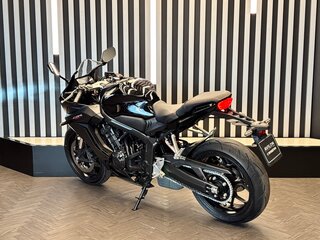 2023 Honda CBR 650R, чёрный, 1030689 рублей, вид 4