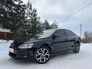 2013 Volkswagen Jetta VI, чёрный, 850000 рублей, вид 1