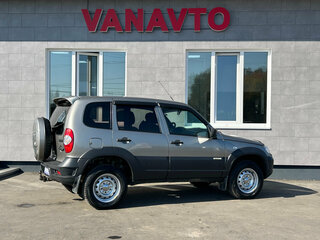 2016 Chevrolet Niva I Рестайлинг, серый, 700000 рублей, вид 5